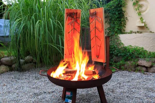 Lachs am Feuer zubereiten – 2er Set Lärche von Flammlachsbrettl