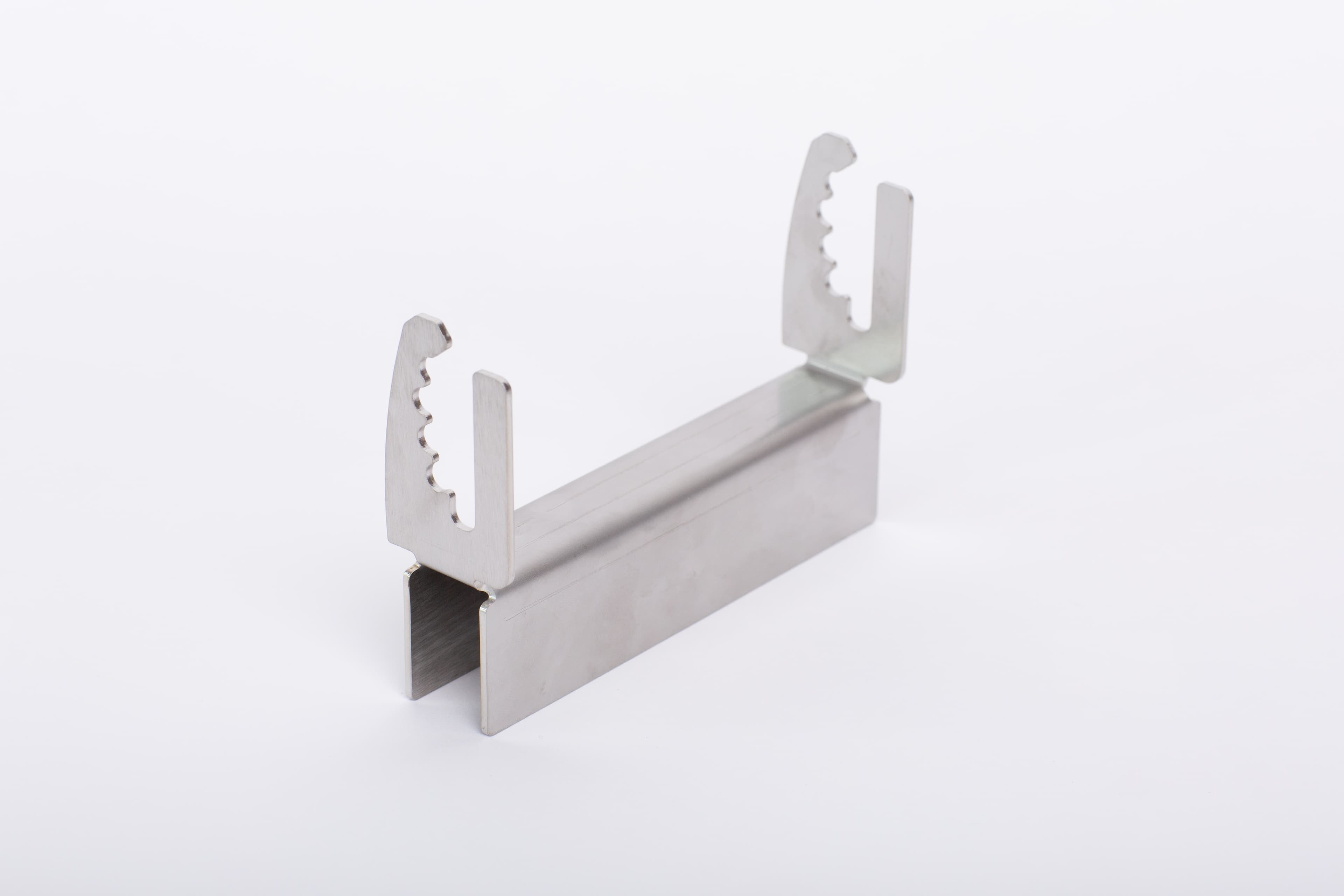 Flammlachsbrett mit 5 Winkelpositionen anwenden